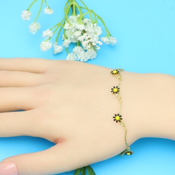 Chic & Stylish Bracelet – A Thoughtful Gift for Women and Girls, DYC1014 - Picture 3 of 8